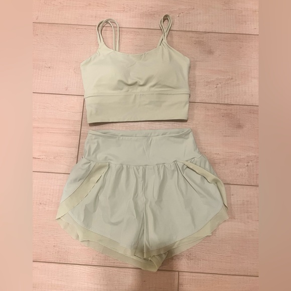 Ck squared boutique lilah pistachio summer shorts set. Size small/4 - Picture 3 of 4